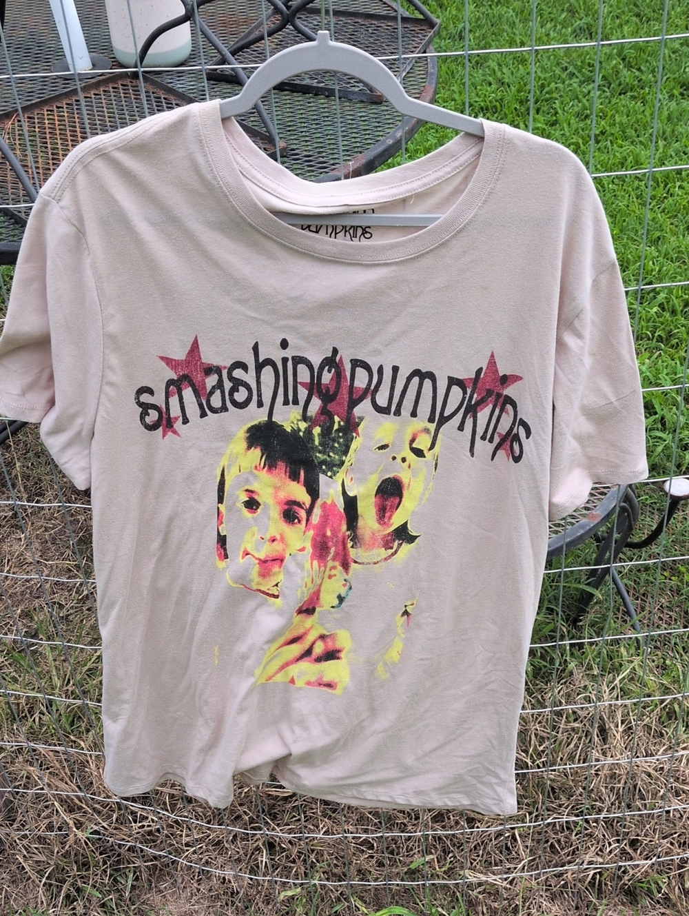 Kids on shirt smashing pumpkins L unisex